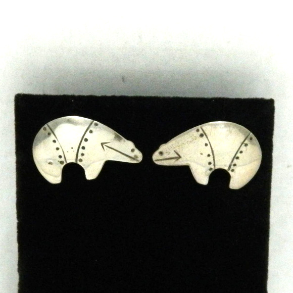 Sterling silver spirit bear stud earrings unsigned - Picture 1 of 7